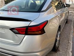 نيسان ألتيما